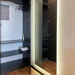 White Pearl Marinist Apartment