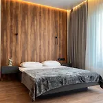 White Pearl Marinist Apartment *