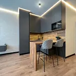 Apartment White Pearl Marinist