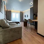 White Pearl Marinist Apartment *