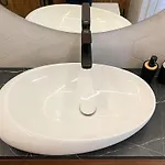 White Pearl Marinist Apartment *