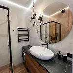 White Pearl Marinist