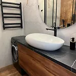 Apartment White Pearl Marinist *