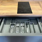 White Pearl Marinist Apartment