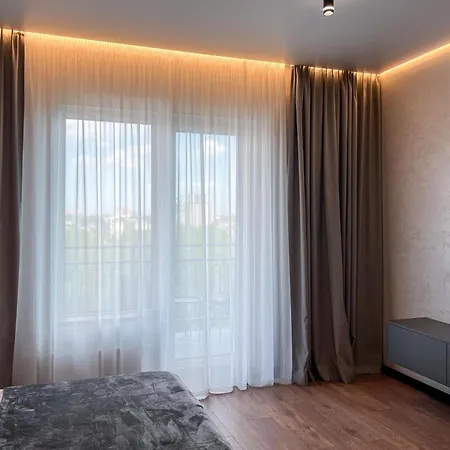 Daire White Pearl Marinist Odessa