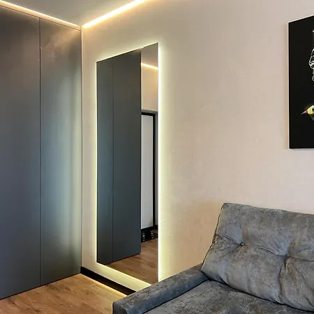 Daire White Pearl Marinist Odessa