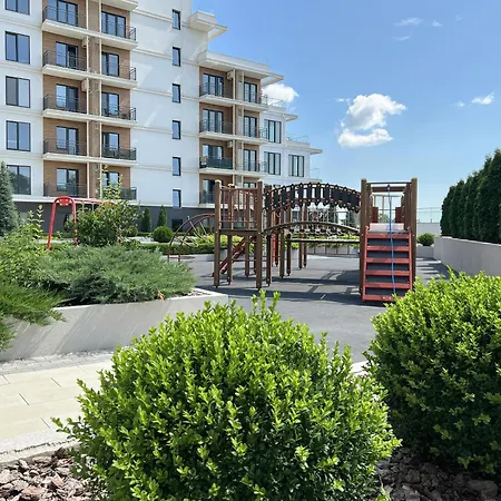 White Pearl Marinist Apartment *