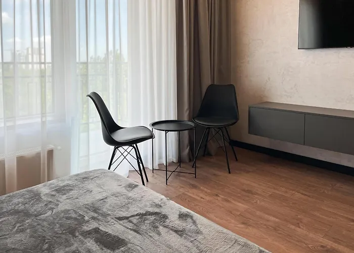 Apartment White Pearl Marinist *