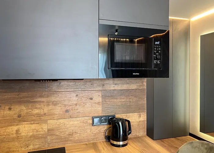 Apartment White Pearl Marinist