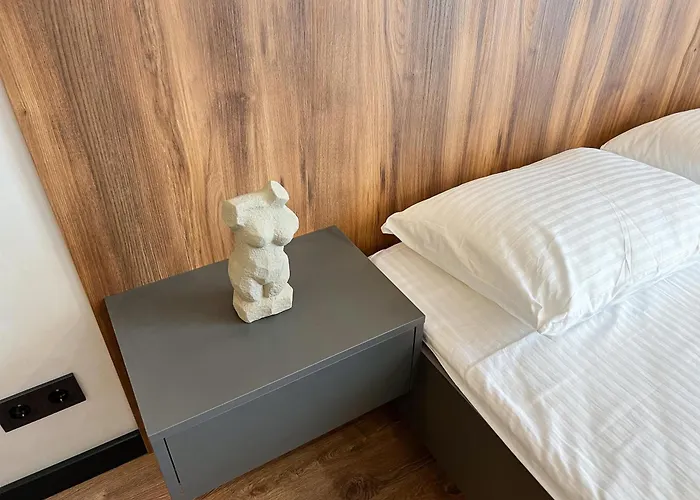 White Pearl Marinist Apartment