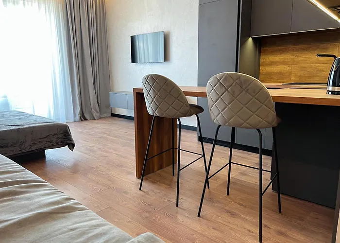 Apartment White Pearl Marinist