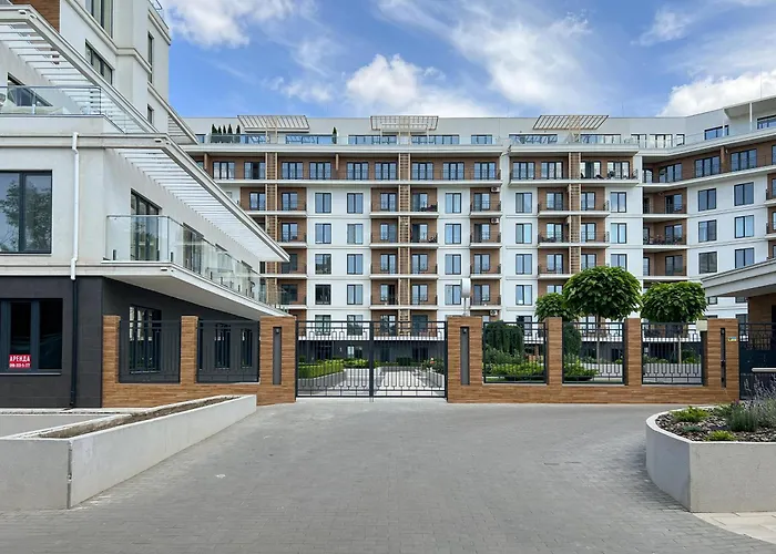 White Pearl Marinist Apartment *