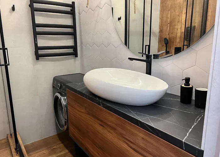 Apartment White Pearl Marinist *