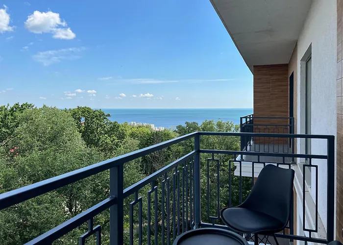 Apartment White Pearl Marinist *