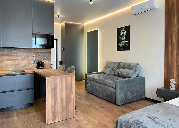 Apartment White Pearl Marinist *