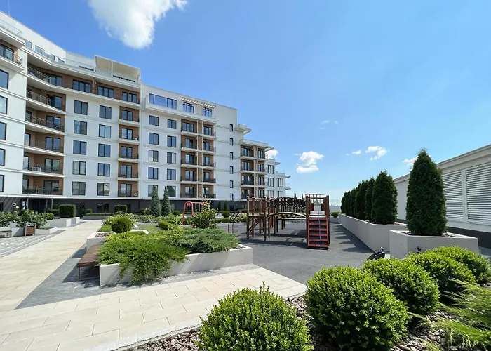 White Pearl Marinist Apartment *